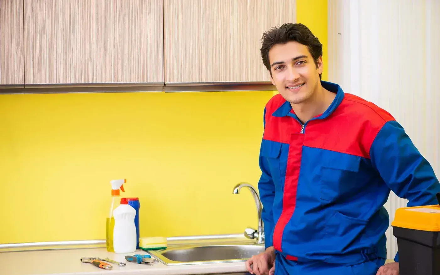 Plombier localisant une fuite à la caméra thermique à Chatou (78400)